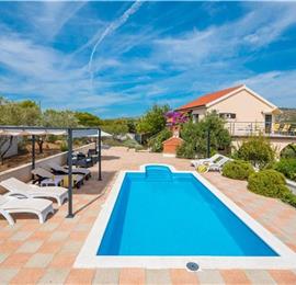 6 bedroom villa with pool in Milna, Brac Island sleeps 11